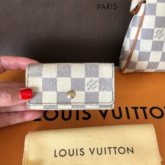 Louis Vuitton Other - Louis Vuitton Damier Azur 4 Key Case Holder Auth
